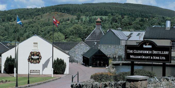 Acorn Apartment Dufftown Bagian luar foto